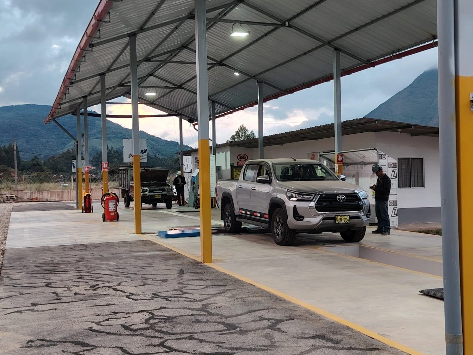 Vehículo durante inspección técnica vehicular