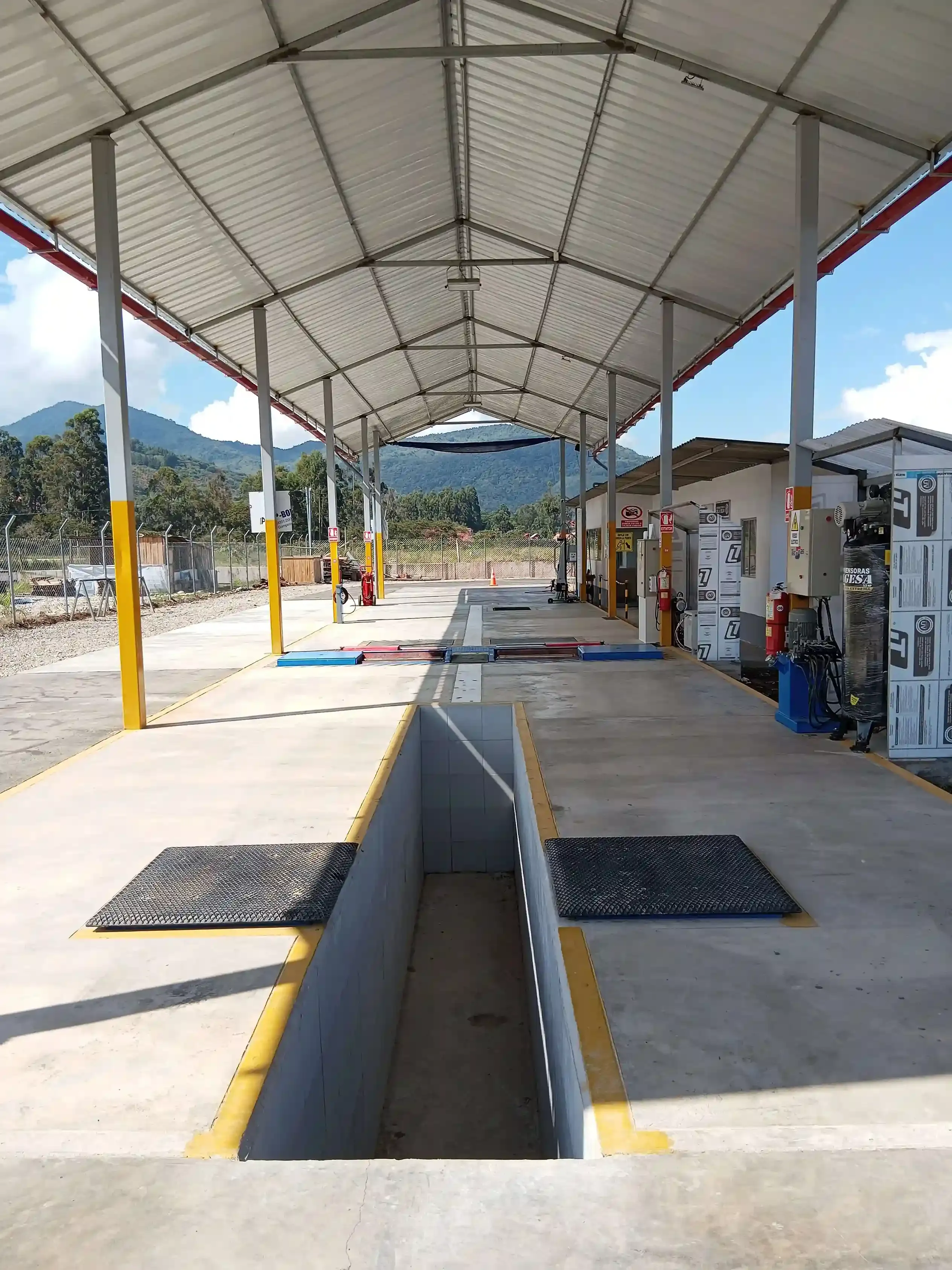 Vista de la planta de Revisiones Técnicas en Oxapampa