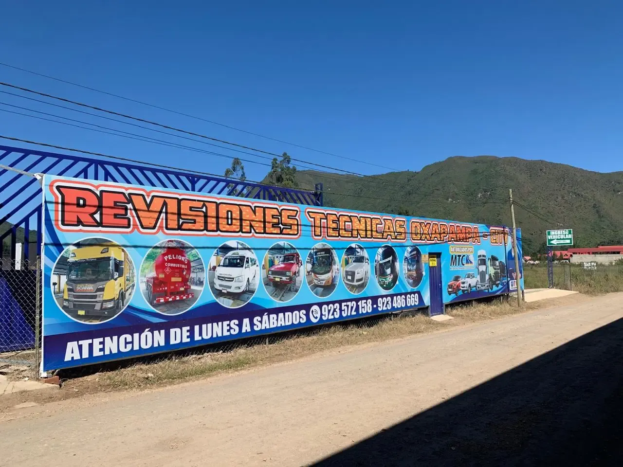 Fachada del Centro de Revisión Técnica Selva Central en Chanchamayo
