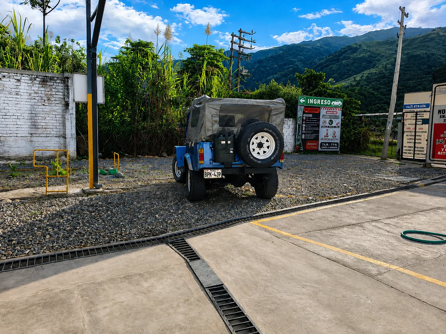 Foto del estacionamiento en San Ramón